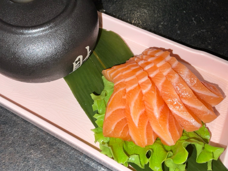 39. Sashimi salmone
