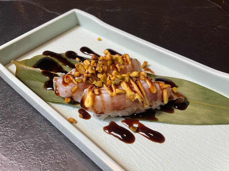 Nigiri branzino Flambé Pistacchio