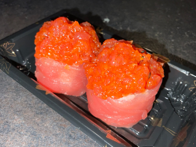 56. Gunkan spicy tuna (CENA)