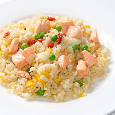 134. Riso saltato con salmone (CENA)