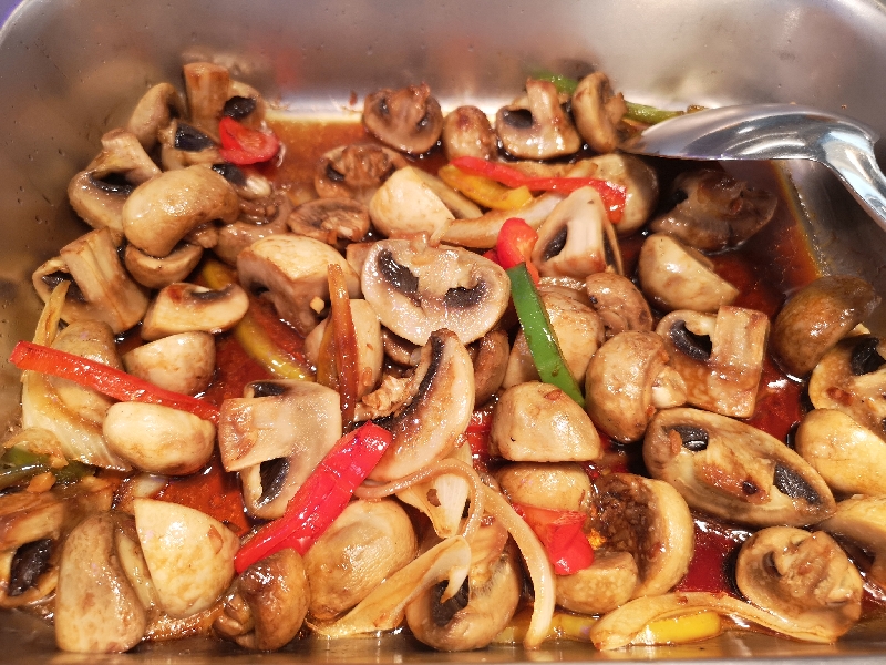 CHAMPIGNONS SAUTÉS