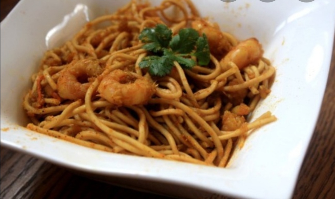 nouilles sautées aux crevettes