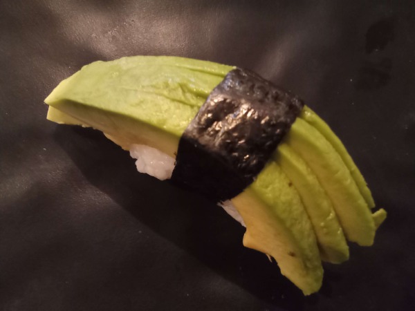 S30. Avo Nigiri