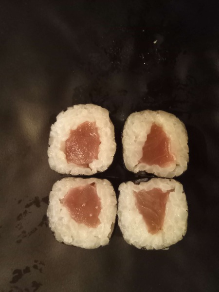 S6. Maguro Maki (D)