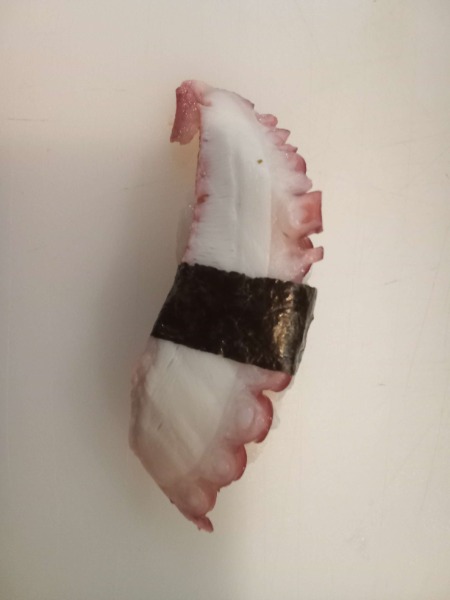 S38. Oktopus Nigiri (M)
