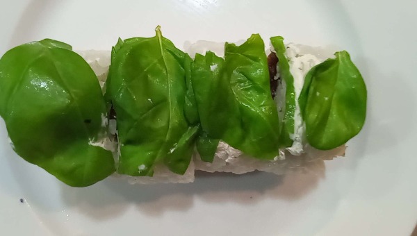 S25. Mediterranean Roll (D)