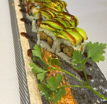 S163. Dragon roll