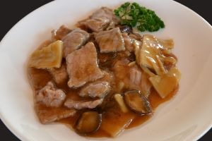 60. Manzo con bambu e fughi