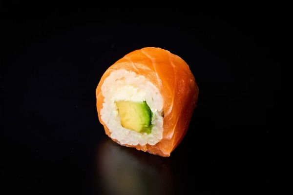 S3. Saumon rolls cheese avocat