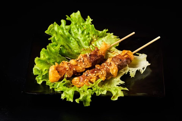 Brochettes de boeuf au fromage (2 pcs)
