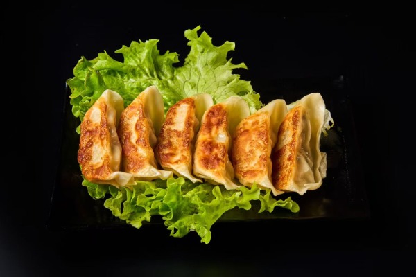 Gyoza au poulet et légumes (6 pcs)