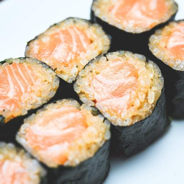 10. Sake Maki (8 piezas)