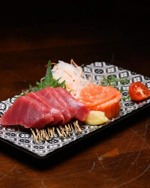 C4. Sashimi Sake no Maguro 8p