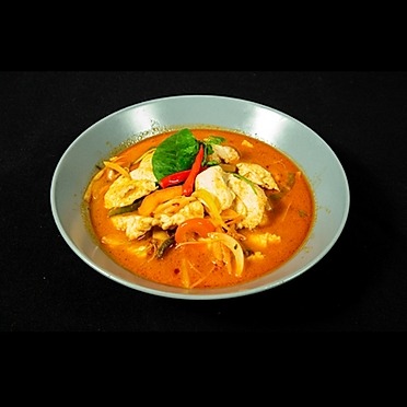 Red curry chicken with jasmine rice (spicy)