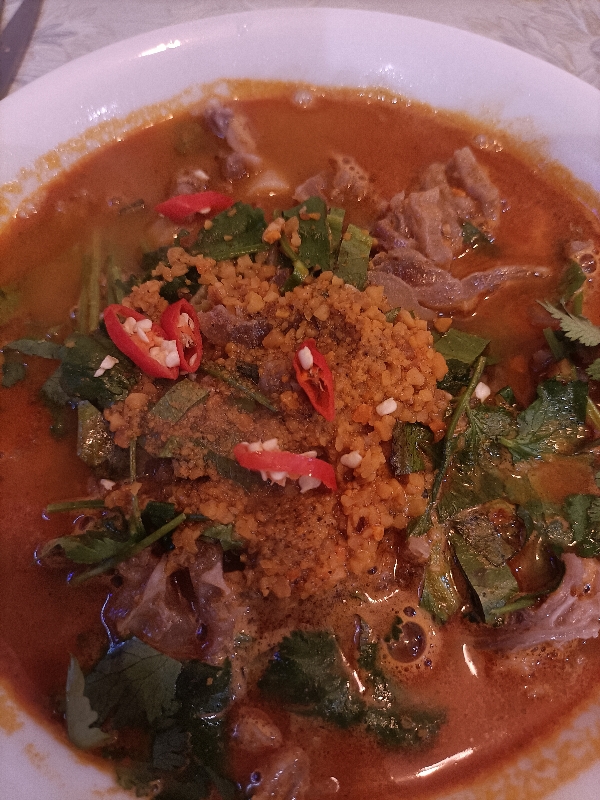 S3. Soupe Pho saté au boeuf (Supplément lait de coco + 1,00€)