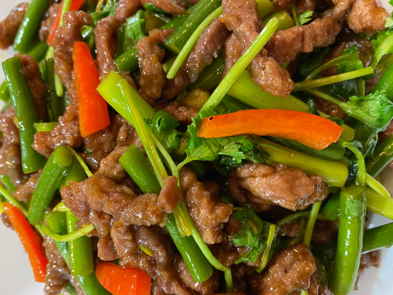 蒜苗泡椒炒牛肉 微辣
