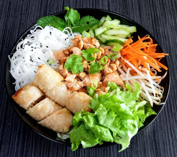 B1. Bo Bun au poulet