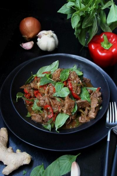 F1. Boeuf sauté au basilic