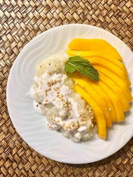 Riz gluant au lait de coco et mangue