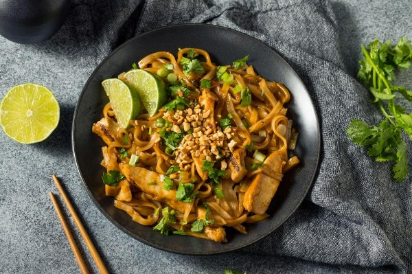 T1. Pad Thaï au poulet