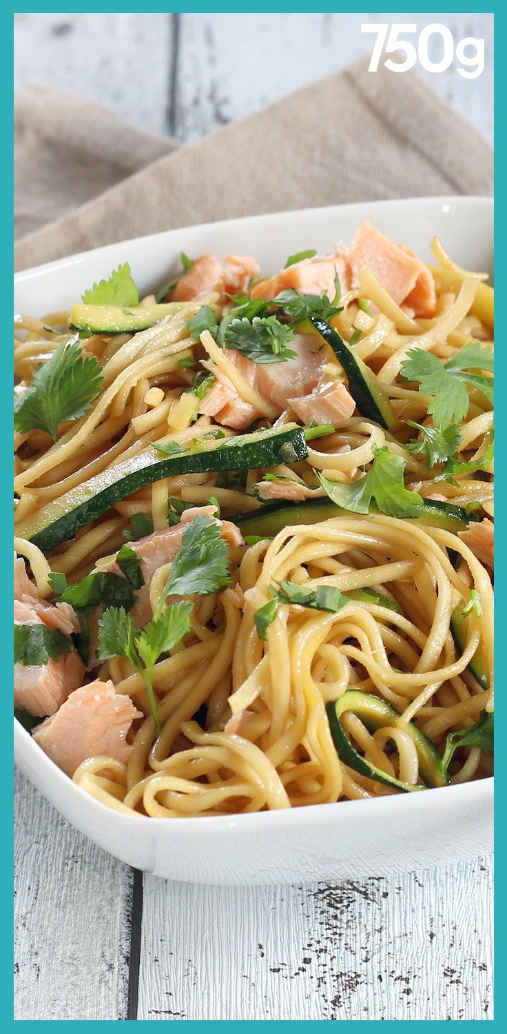 SP04. 三文鱼炒面 Nouilles sautées au saumon