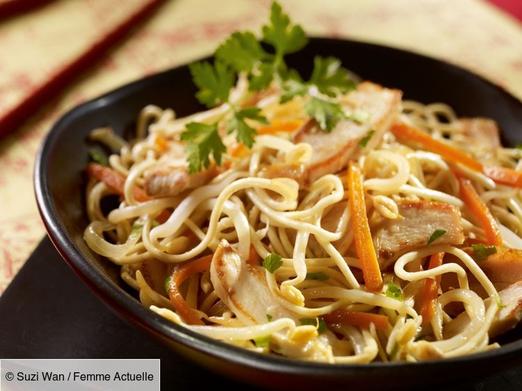 SP02. 鸡肉炒面 Nouilles sautées au poulet