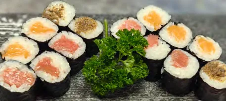 33. ASSORTED MAKI ROLLS (7 pieces)