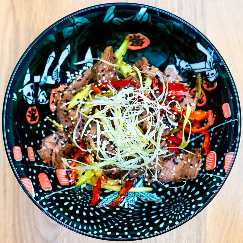RINDFLEISCH-PAPRIKA SALAT