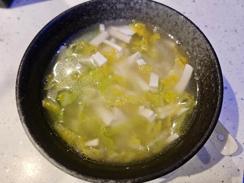 Soupe de tofu et chou pakchoï