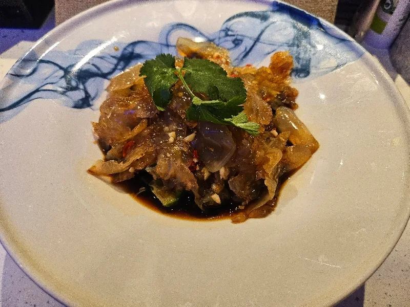 Salade de méduse et concombre