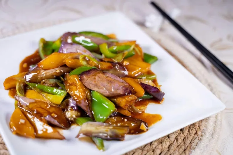 Aubergine croustillante sautées aux haricots longs chinois