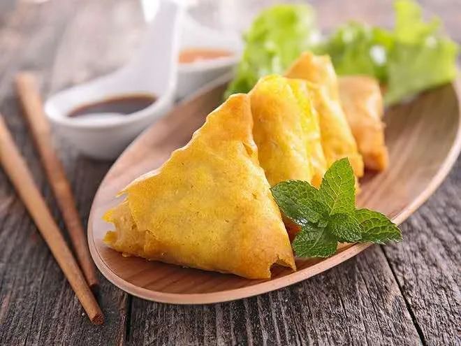 E33. Samoussas poulet cheese 6 pcs